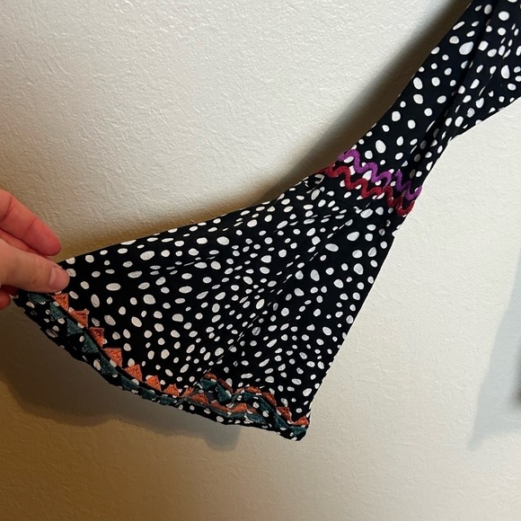 Savanna Jane Spotted Embroidered Bell-sleeve Top - Picture 3 of 7